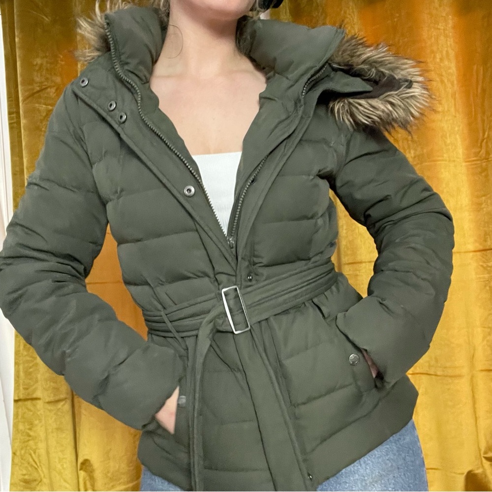 Abercrombie & Fitch puffer jacket with fur lined hood and belt - Picture 2 of 5